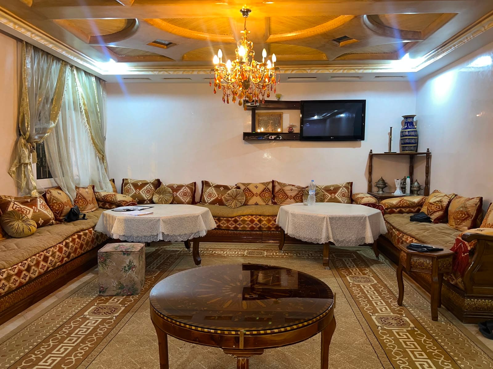 فيلا عائلية 218 م² · 3 واجهات · حديقة — حي الزيتون، تيكيوين